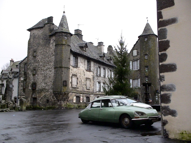 Château Anjony - Tournemire - Mauriac - Salers - Château de Val - Ruta en coche por la  AUVERNIA Y EL CANTAL (FRANCIA) (9)